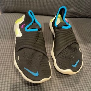 Men’s Free runs size 9.5